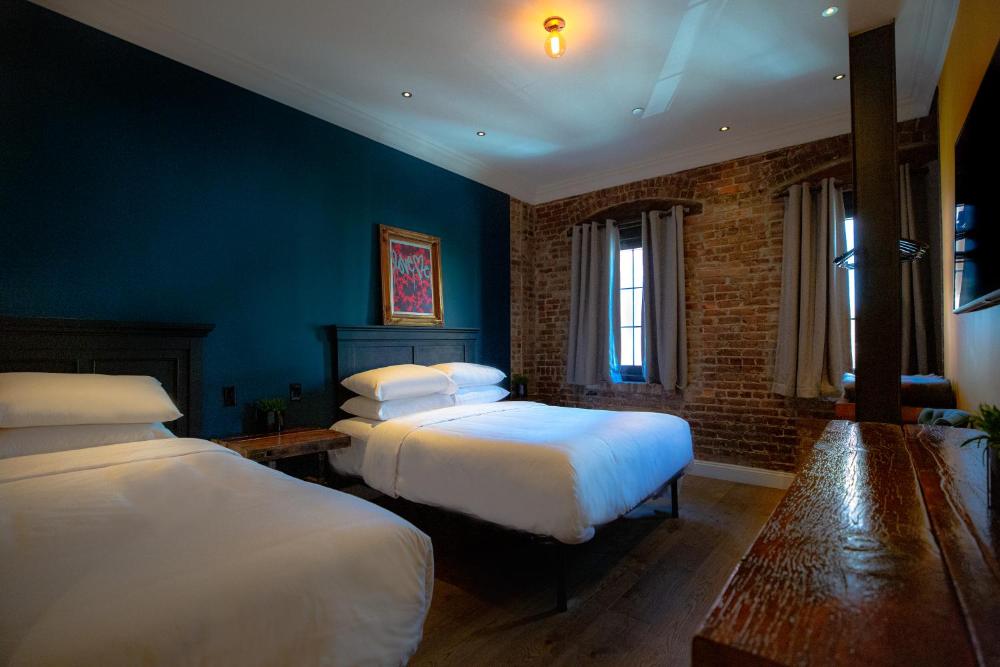 Premium Triple Room interior